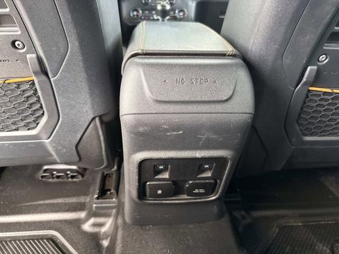 Used 2024 Ford Bronco Badlands w/ Sasquatch Package image 23