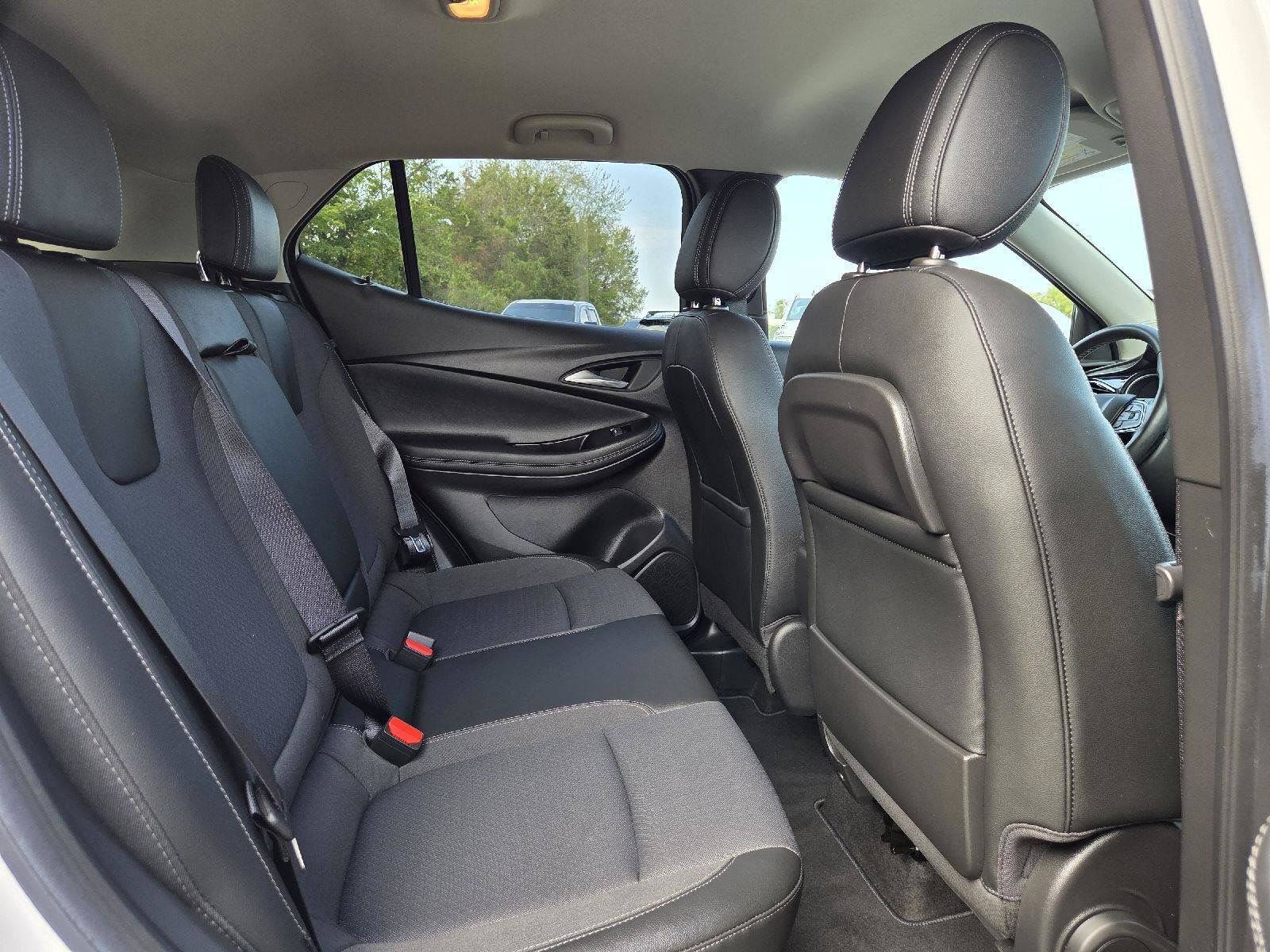Used 2022 Buick Encore GX Select FWD image 36