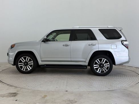 Used 2024 Toyota 4Runner Limited AWD/4WD image 2