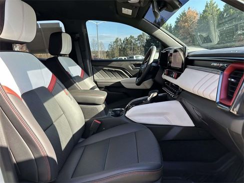 Used 2024 GMC Canyon AT4X image 26