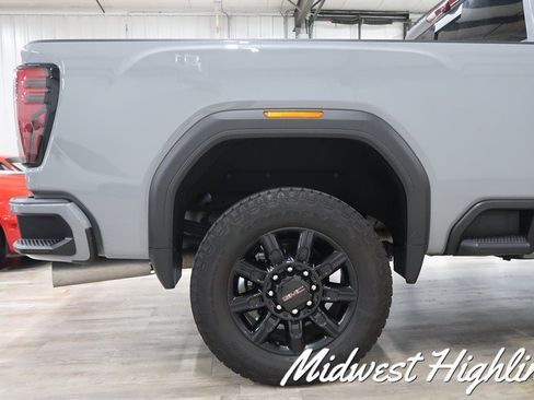 Used 2025 GMC Sierra 2500 AT4 w/ AT4 Premium Plus Package AWD/4WD image 23