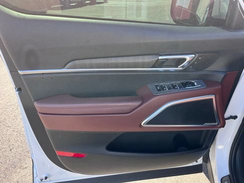 Certified 2023 Kia Telluride SX Prestige AWD/4WD image 10