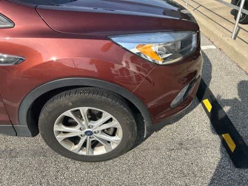 Used 2018 Ford Escape SE AWD/4WD image 2