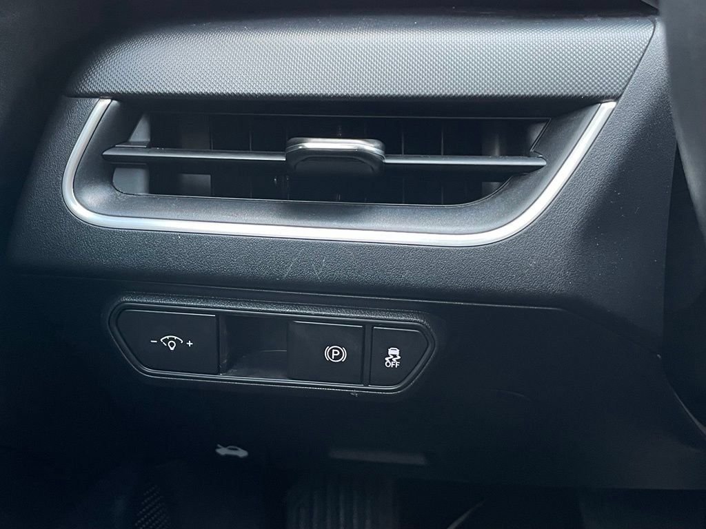 Used 2025 Kia K4 FWD image 13