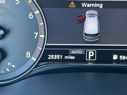 Used 2021 INFINITI QX80 Premium Select w/ All-Season Package AWD/4WD image 31
