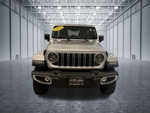 Used 2024 Jeep Wrangler Unlimited Sahara w/ Safety Group AWD/4WD image 3