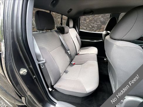 Used 2015 Toyota Tacoma 4x4 Double Cab w/ SR5 Package image 22