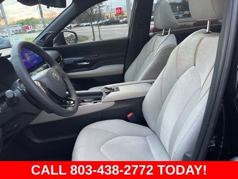 Used 2025 Toyota Grand Highlander AWD Hybrid image 8