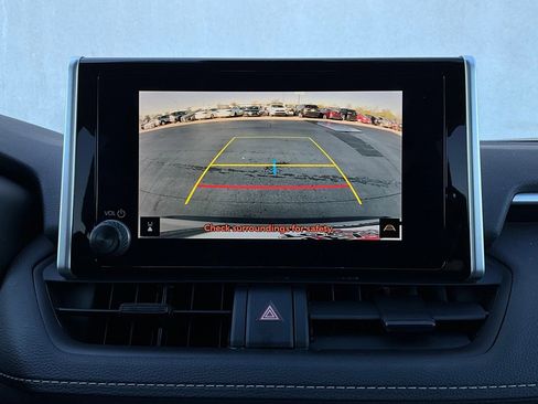 Used 2025 Toyota RAV4 XLE image 32