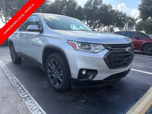 Used 2021 Chevrolet Traverse RS FWD image 1