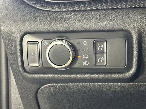 Used 2021 Ford Explorer 2WD image 18