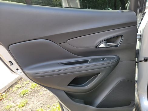 Used 2022 Buick Encore Preferred w/ Safety Package image 25