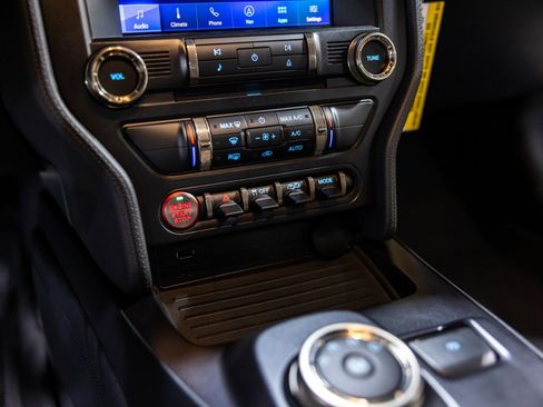 Used 2022 Ford Mustang Shelby GT500 w/ Carbon Fiber Track Pack image 47