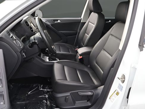 Used 2016 Volkswagen Tiguan S FWD image 14