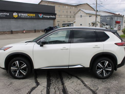 Certified 2023 Nissan Rogue SL w/ SL Premium Package AWD/4WD image 2