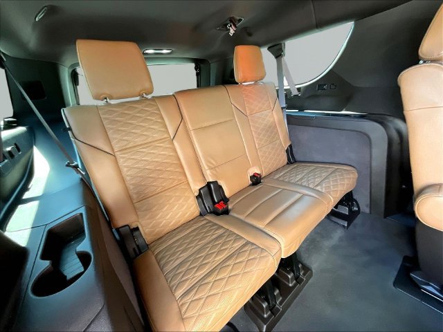 Used 2024 Cadillac Escalade ESV Premium Luxury AWD/4WD image 28