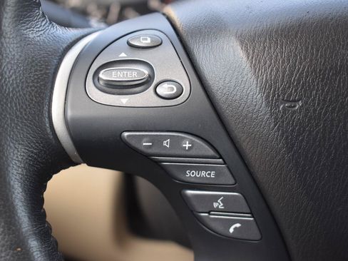 Used 2019 Nissan Pathfinder SL FWD image 7