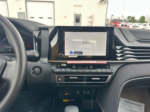 Used 2026 Toyota Camry LE FWD image 22