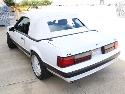 Used 1989 Ford Mustang LX RWD image 15