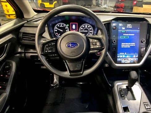 Used 2025 Subaru Crosstrek 2.0i Premium image 5