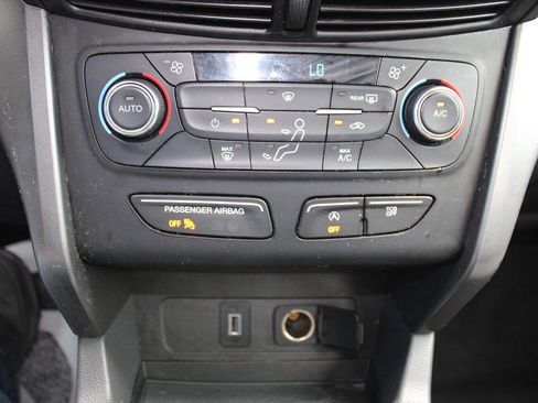 Used 2017 Ford Escape SE AWD/4WD image 28