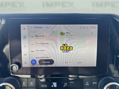 Used 2023 Toyota Highlander XLE image 18