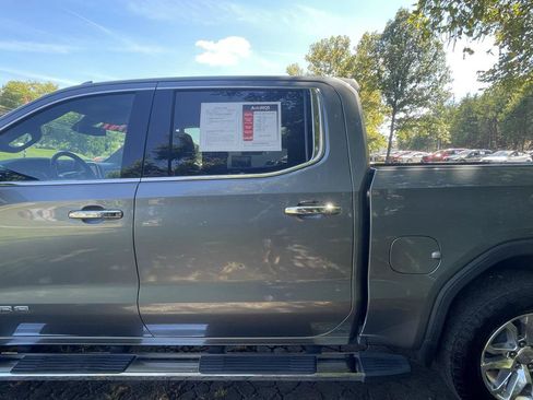 Used 2022 GMC Sierra 1500 SLT w/ SLT Premium Plus Package AWD/4WD image 2