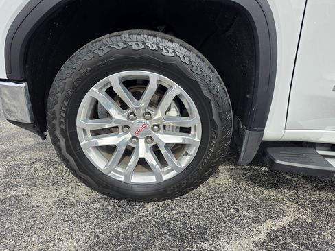 Used 2019 GMC Sierra 1500 SLT w/ Driver Alert Package I AWD/4WD image 15