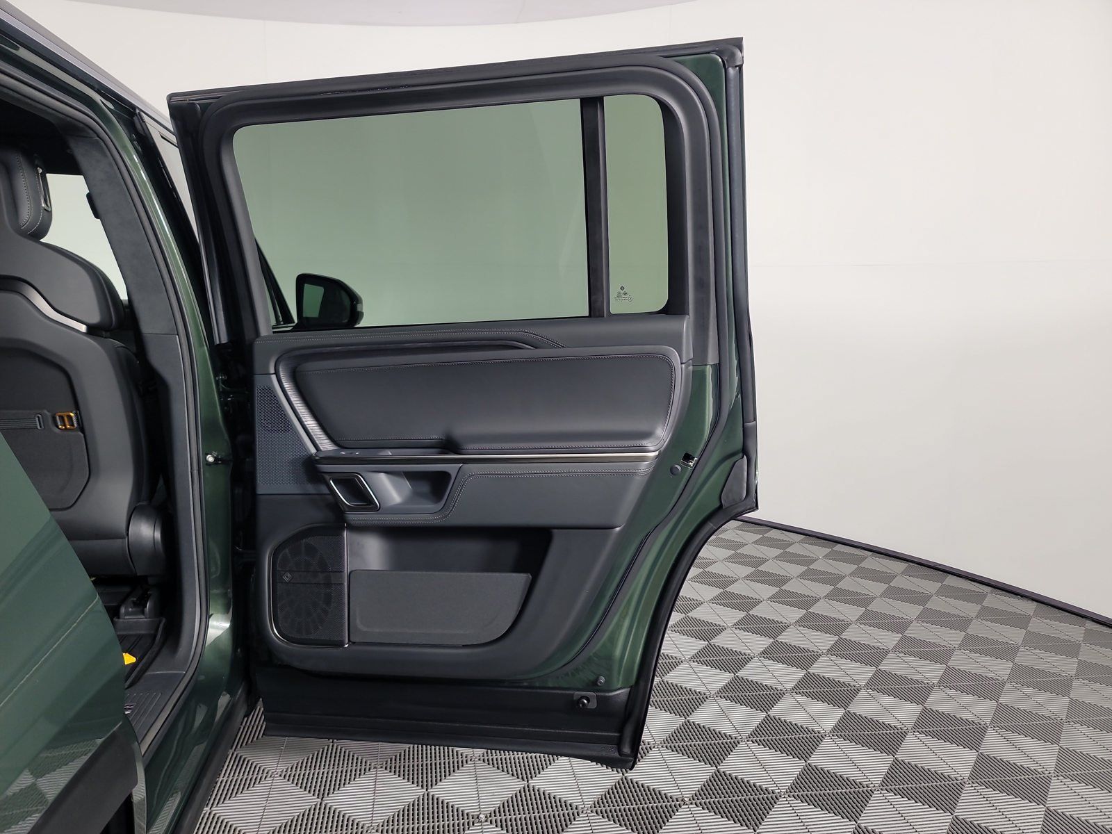 Used 2023 Rivian R1S Adventure Dual AWD/4WD image 19