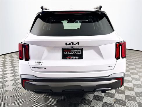 Used 2025 Kia Sorento SX image 6