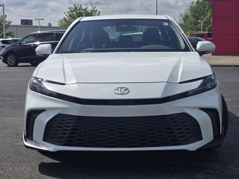 Certified 2025 Toyota Camry SE FWD image 10