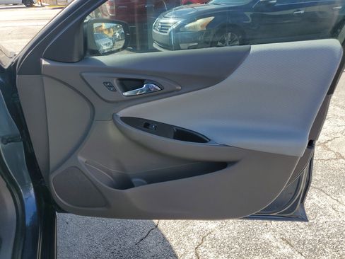 Used 2020 Chevrolet Malibu LS image 35
