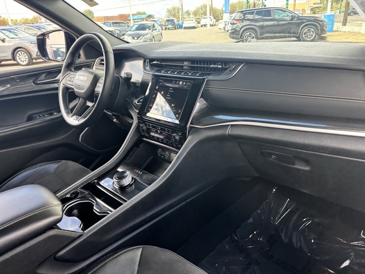 Used 2022 Jeep Grand Cherokee Altitude AWD/4WD image 10