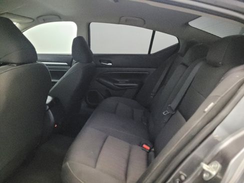 Used 2022 Nissan Altima 2.5 SV FWD image 18