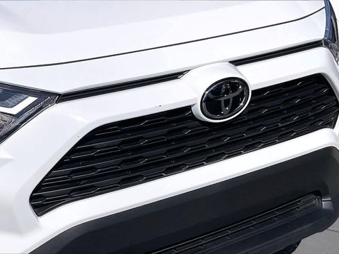 Used 2025 Toyota RAV4 LE FWD image 29