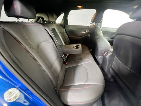 Used 2018 Hyundai Elantra GT Sport w/ Sport Tech Package 04 image 28