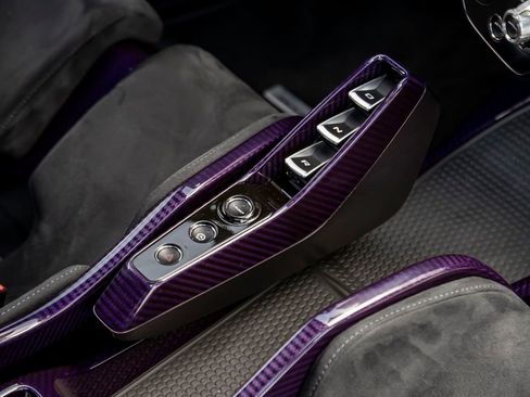 Used 2019 McLaren Senna image 30