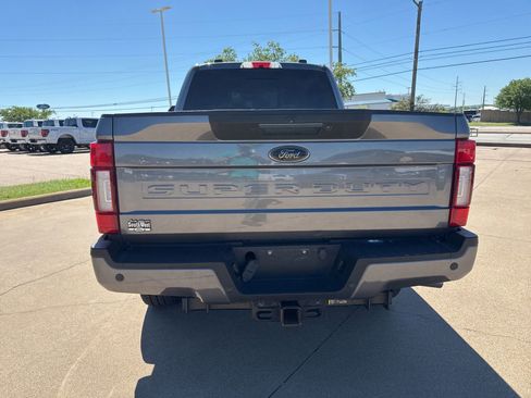 Used 2022 Ford F350 Lariat w/ Black Appearance Package image 6