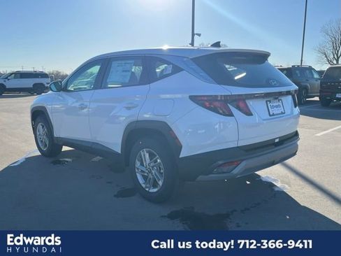 New 2025 Hyundai Tucson SE image 8