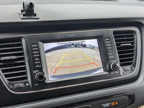 Used 2021 Kia Sedona EX image 12