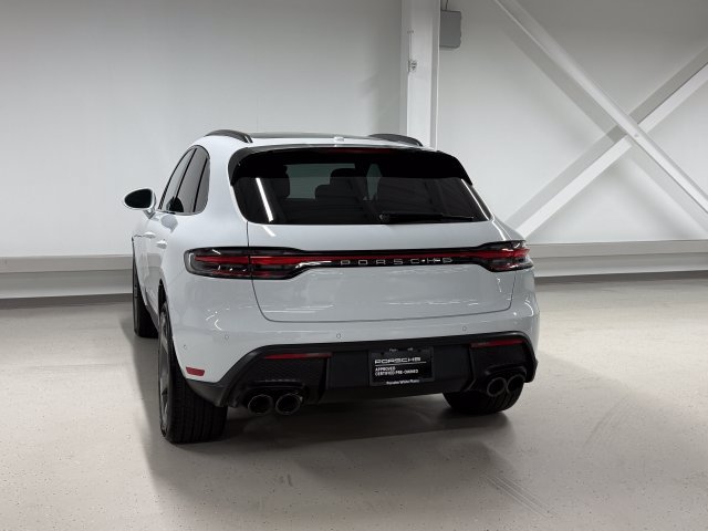 Certified 2026 Porsche Macan AWD/4WD image 3