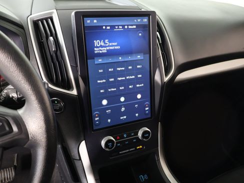 Used 2022 Ford Edge SE image 5