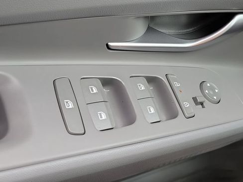 New 2026 Hyundai Elantra Hybrid FWD image 17