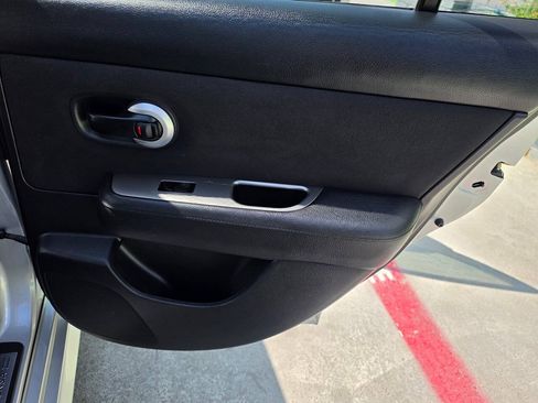 Used 2012 Nissan Versa Hatchback w/ SL Navigation Pkg FWD image 28