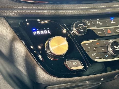 New 2026 Chrysler Pacifica Select AWD/4WD image 17
