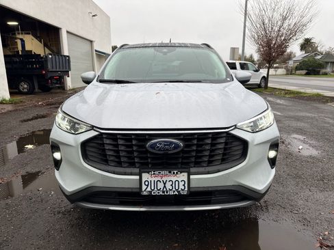 Used 2025 Ford Escape SE image 8