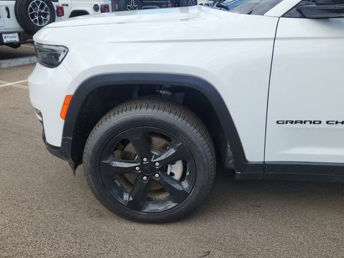 New 2025 Jeep Grand Cherokee L Limited w/ Black Appearance Package image 6