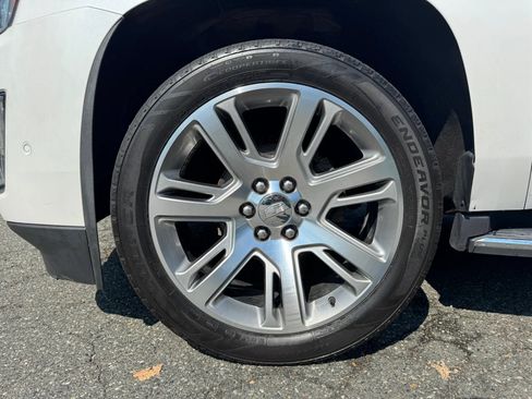 Used 2020 Cadillac Escalade Luxury AWD/4WD image 31