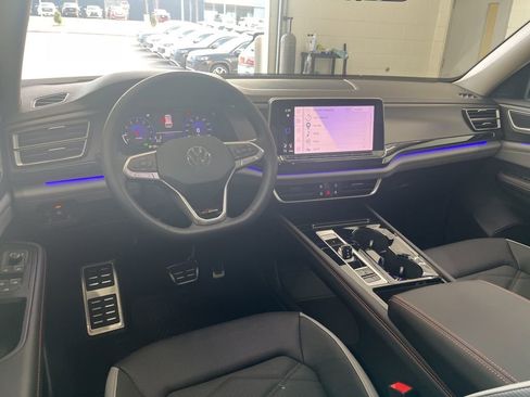New 2026 Volkswagen Atlas Peak Edition AWD/4WD image 13