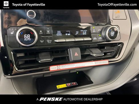 Certified 2026 Toyota Highlander XLE AWD/4WD image 33
